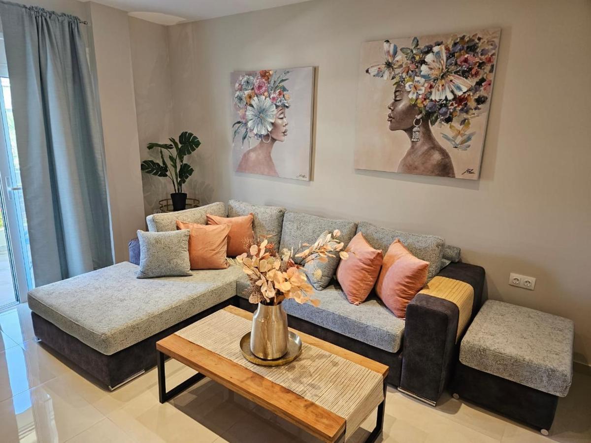 Agora Luxury 3 Apartment *